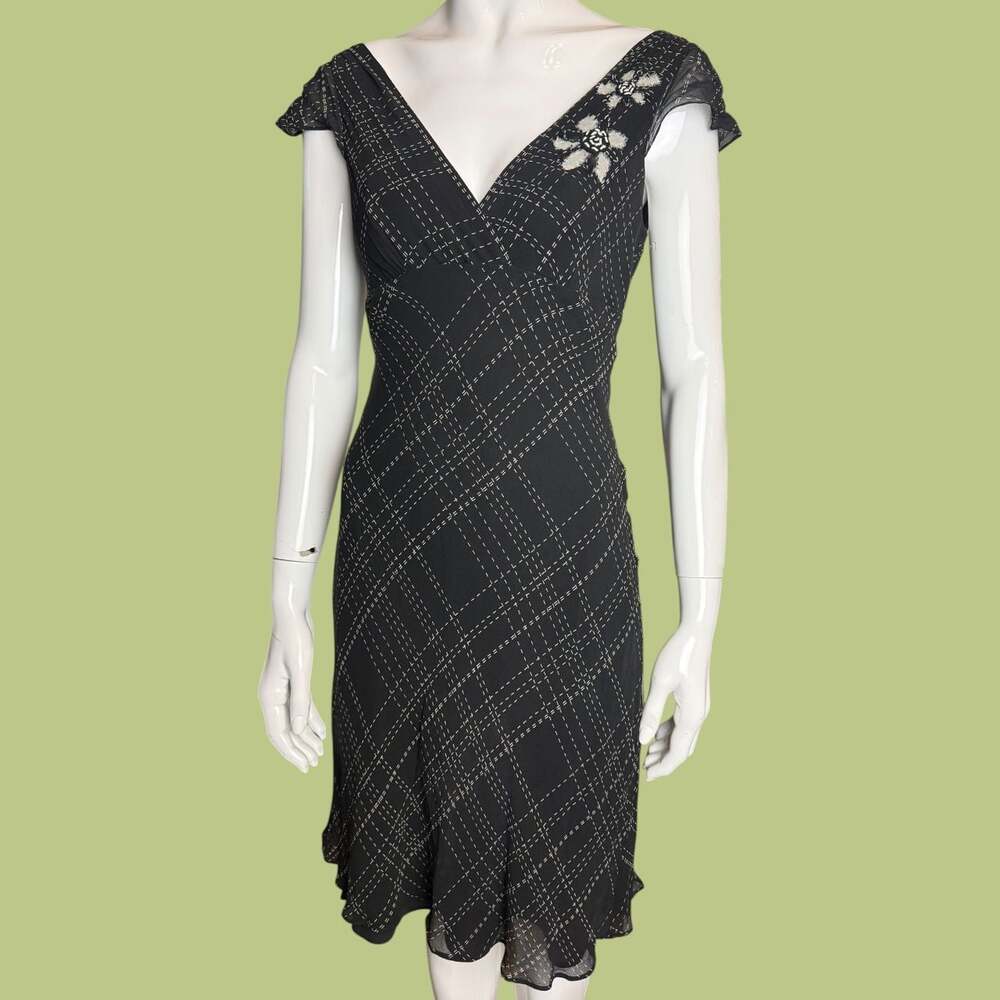 Vtg BCBGMAXAZRIA Black Beaded Flower Cap Sleeve Midi Dress